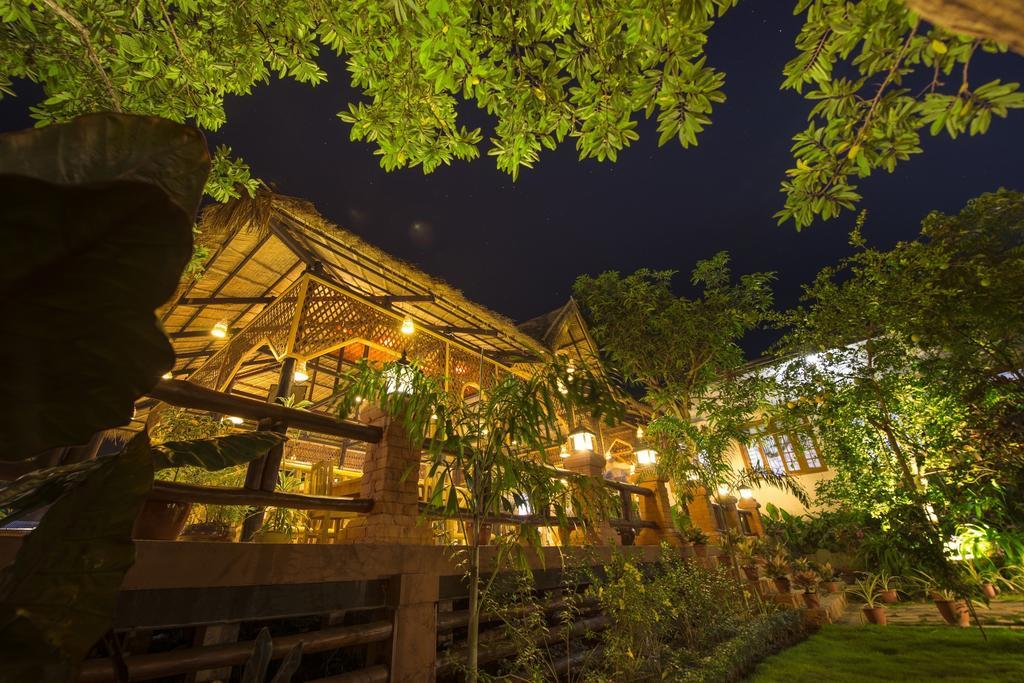Tai House Resort Hsipaw Bagian luar foto