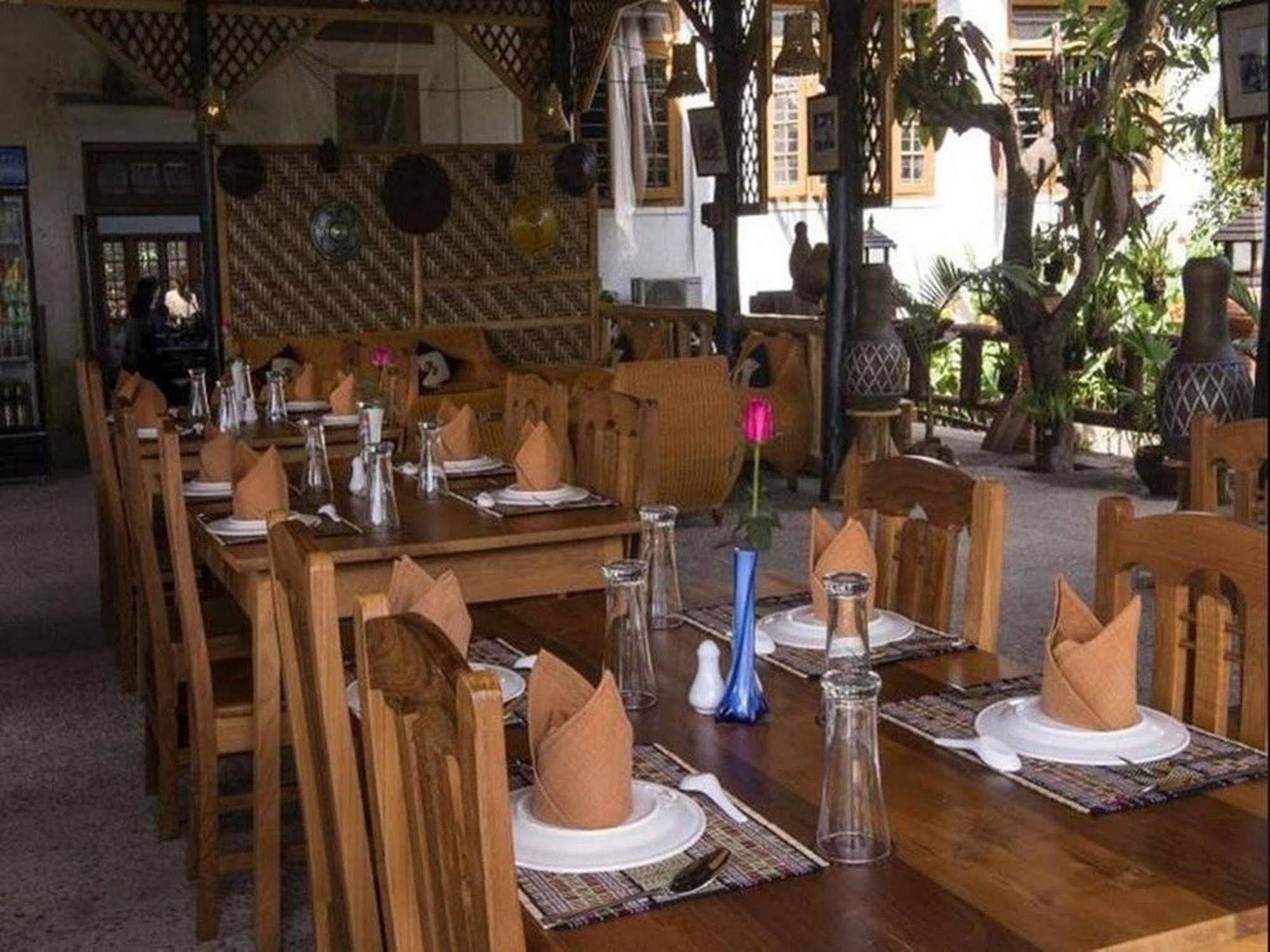 Tai House Resort Hsipaw Bagian luar foto