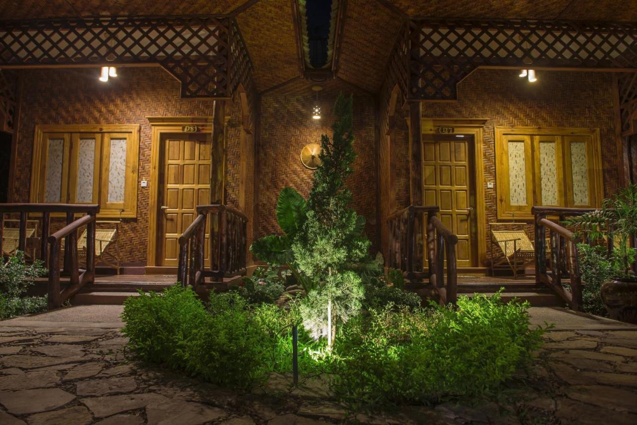 Tai House Resort Hsipaw Bagian luar foto